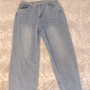 Blue mid-light wash straight cut jeans
